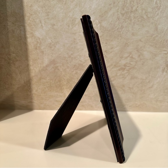 Timeless Frames 5 x 7 Vertical/Horizontal Walnut Picture Frame - Picture 4 of 7